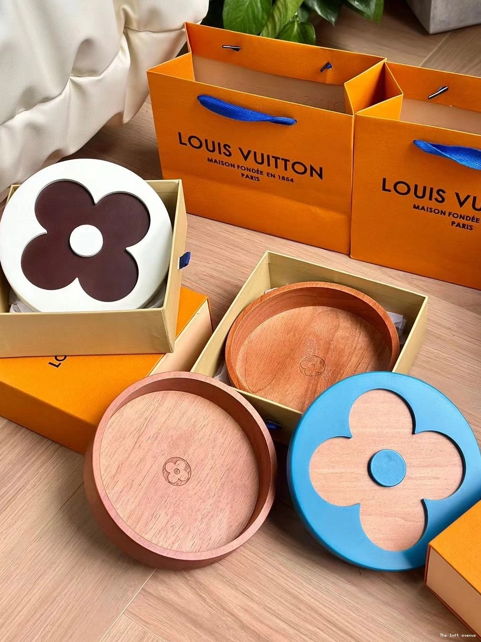 BOX CUSTOM LV FLOWER 0805